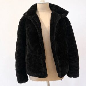 Zara Women’s Black Faux Fur Jacket. EUC